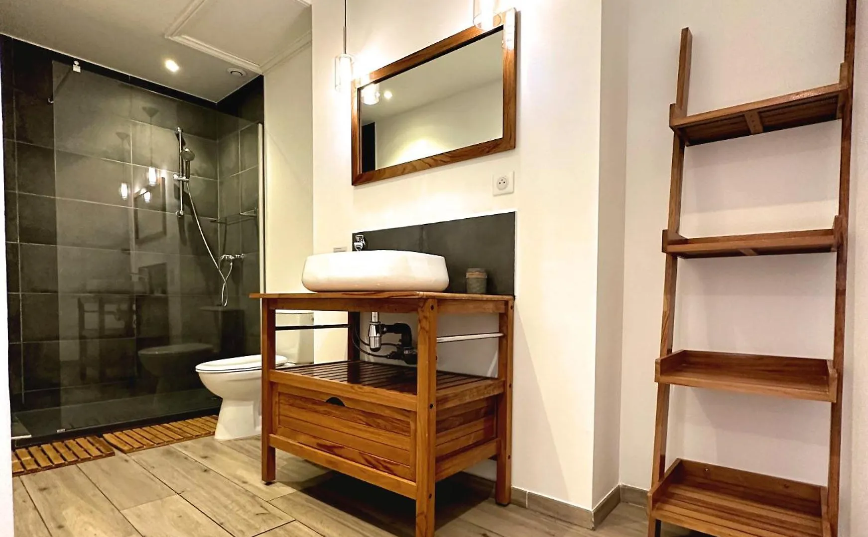 Les Appartements Du Vieux Port Marseille Aparthotel